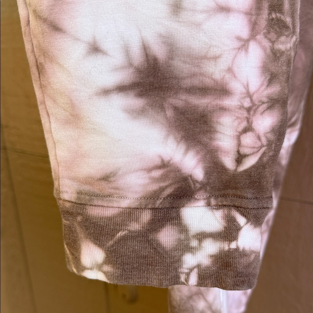 Lululemon Sweats - Picture 7 of 7